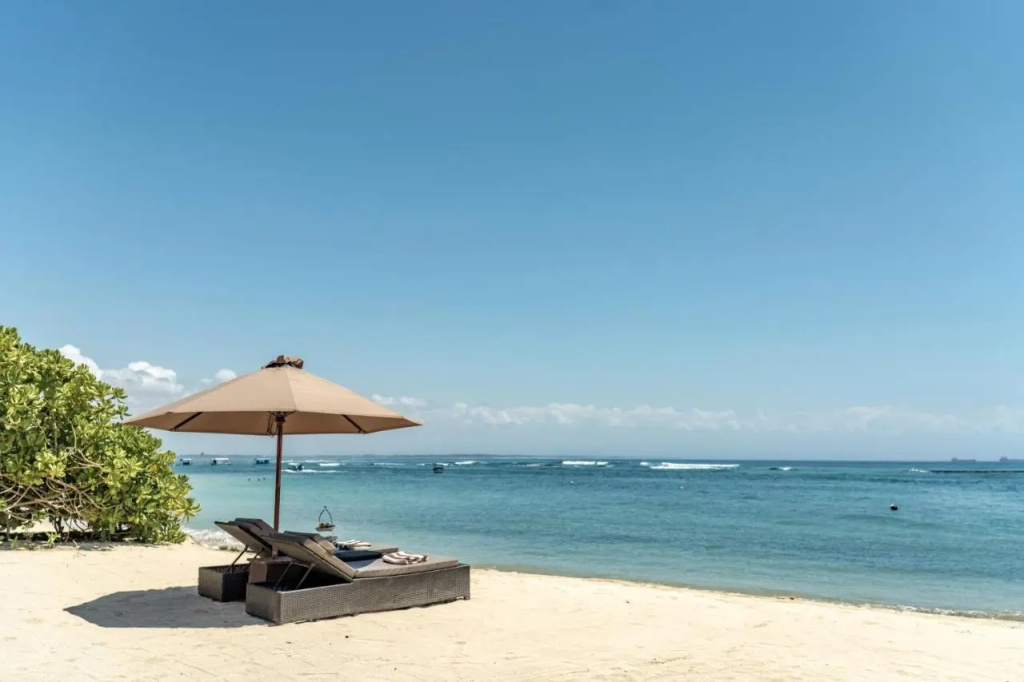 Beach & Waterfront