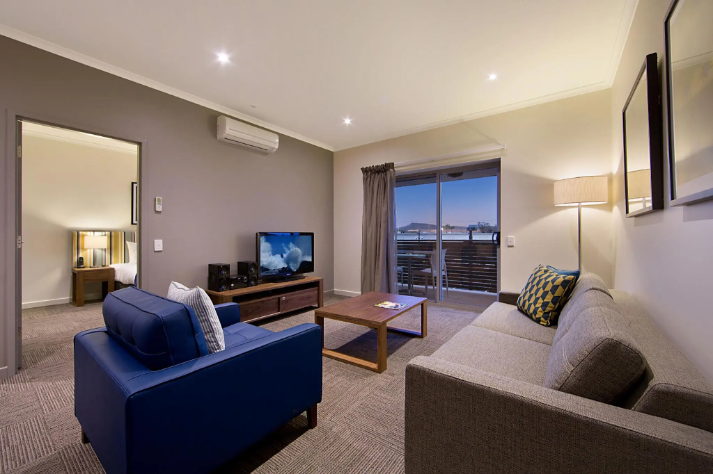 3 Bedrooms Executive Apartment