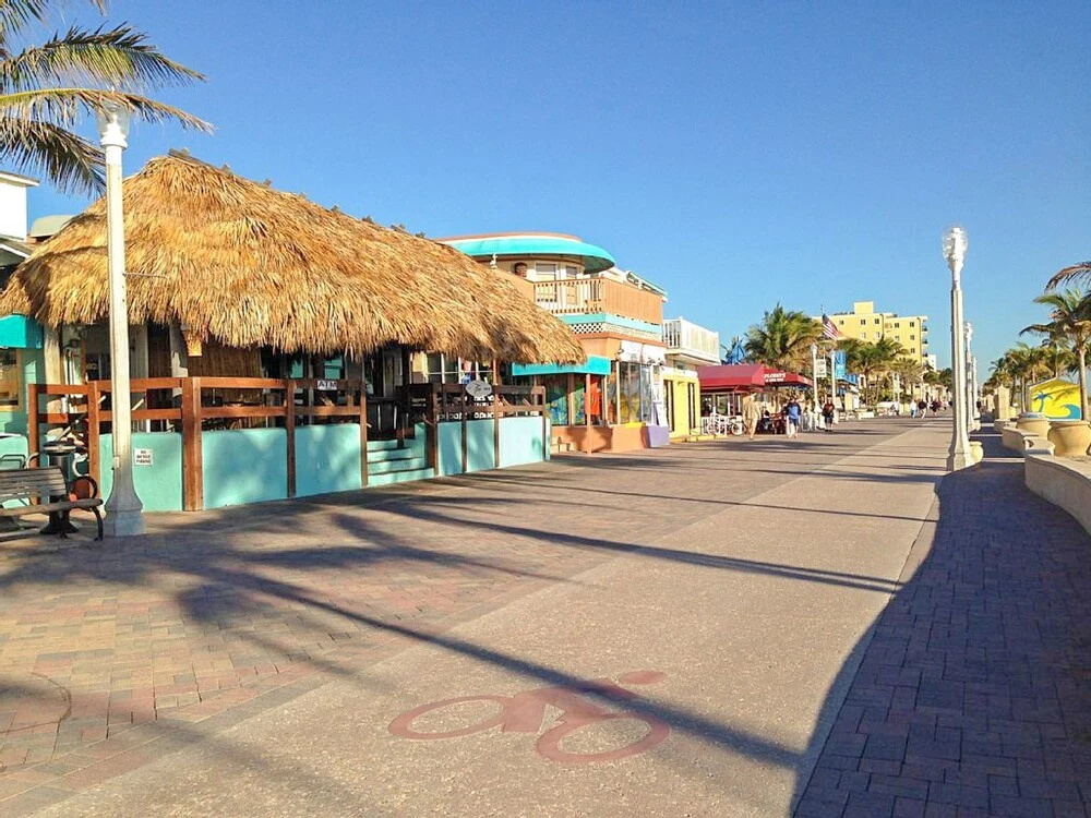 Cool Tide - One Block From Boardwalk! 1 Bedroom Cabin