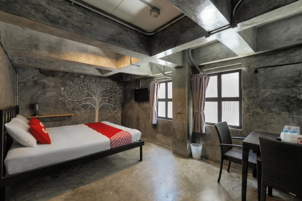 Standard Double room (full double bed)