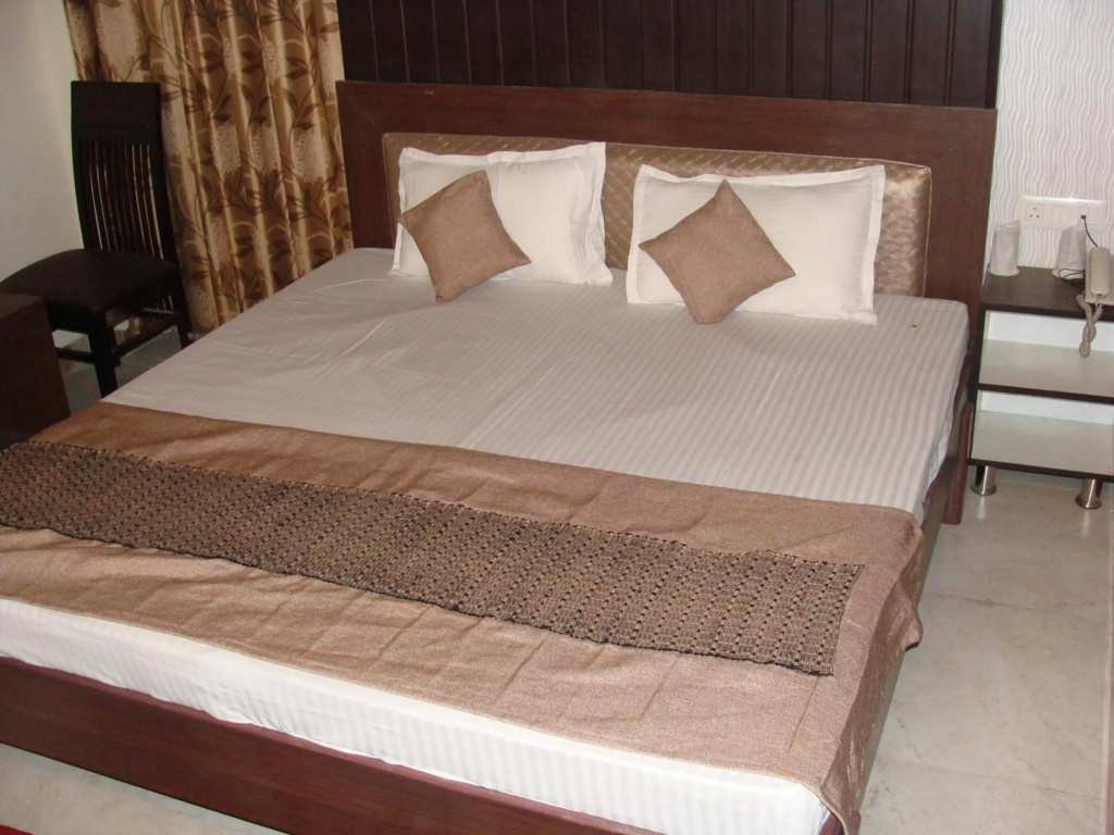 Hotel Abhinandan grand in Dehradun