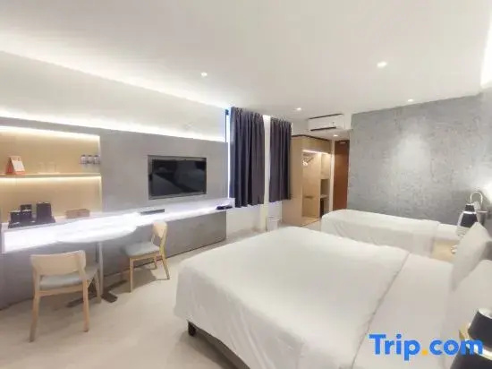 Standard Triple Family room