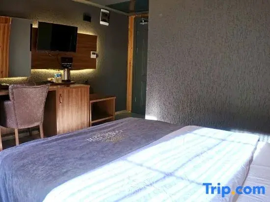 Standard Double room with view (full double bed)