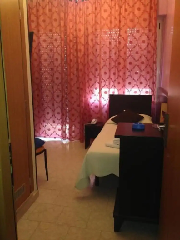 Economy room