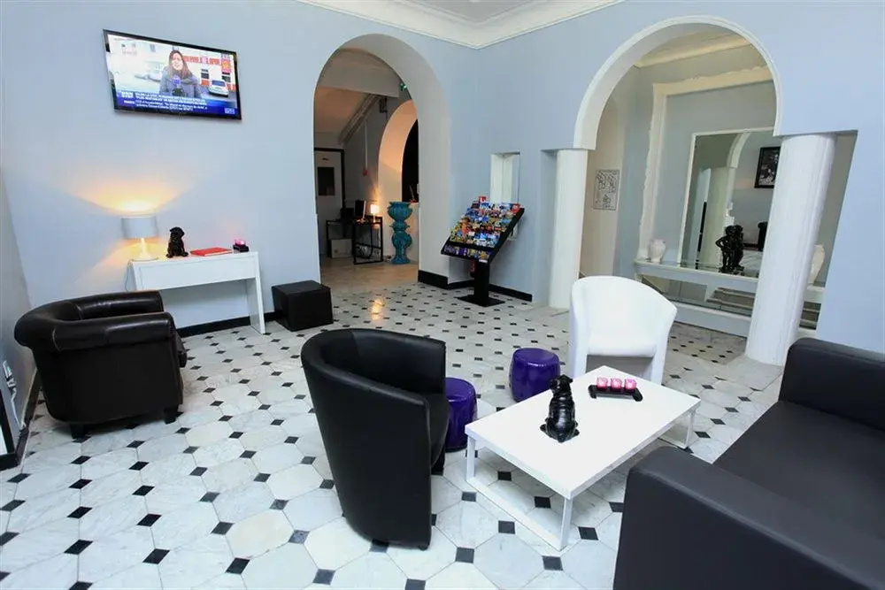 Lobby & Reception