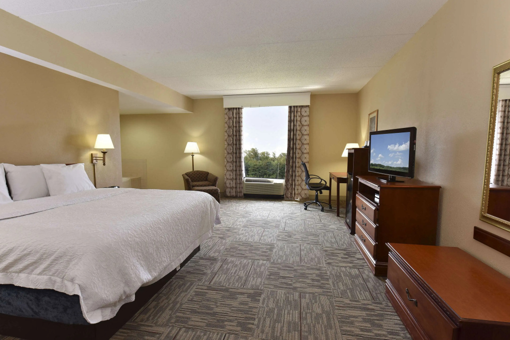 Hampton Inn Selma - 5