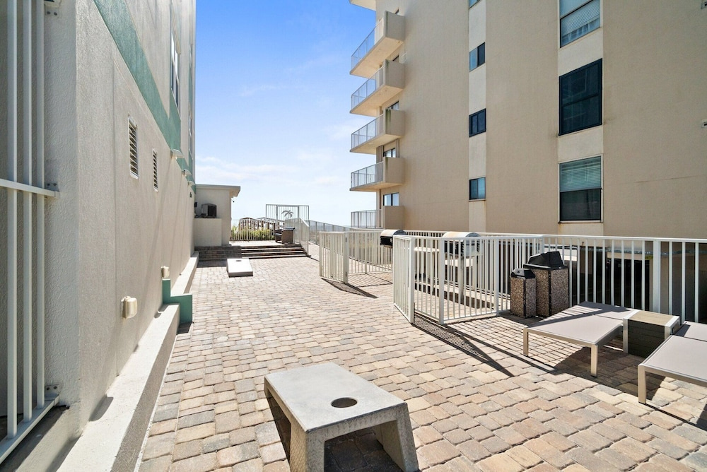 Palms 205 - Paradise Palms