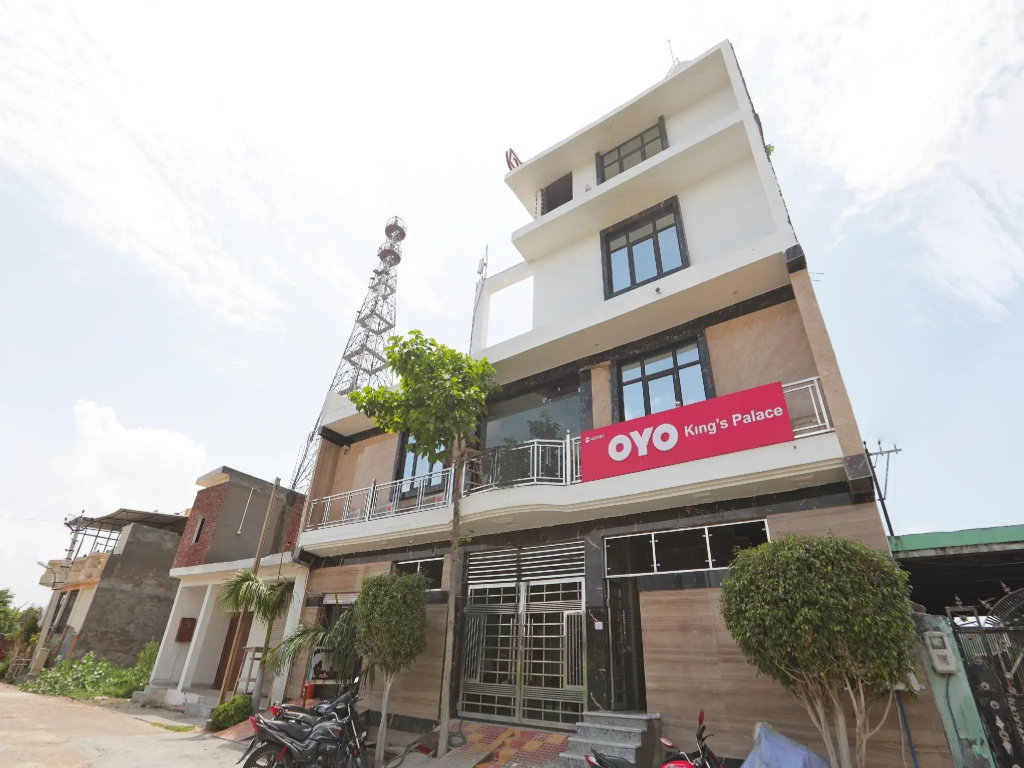 The King Palace Family Hotel by OYO Rooms