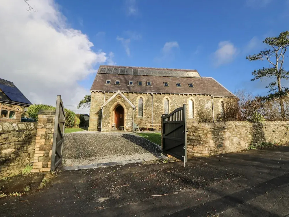 Church Llygad Y Dyffryn