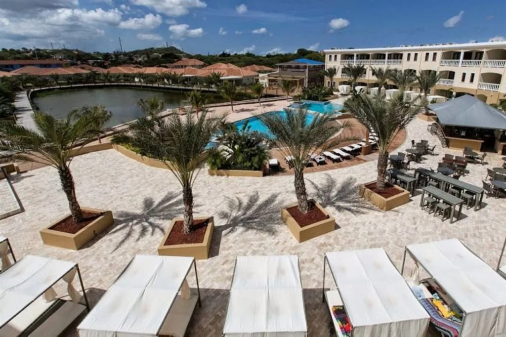 Beach & Waterfront