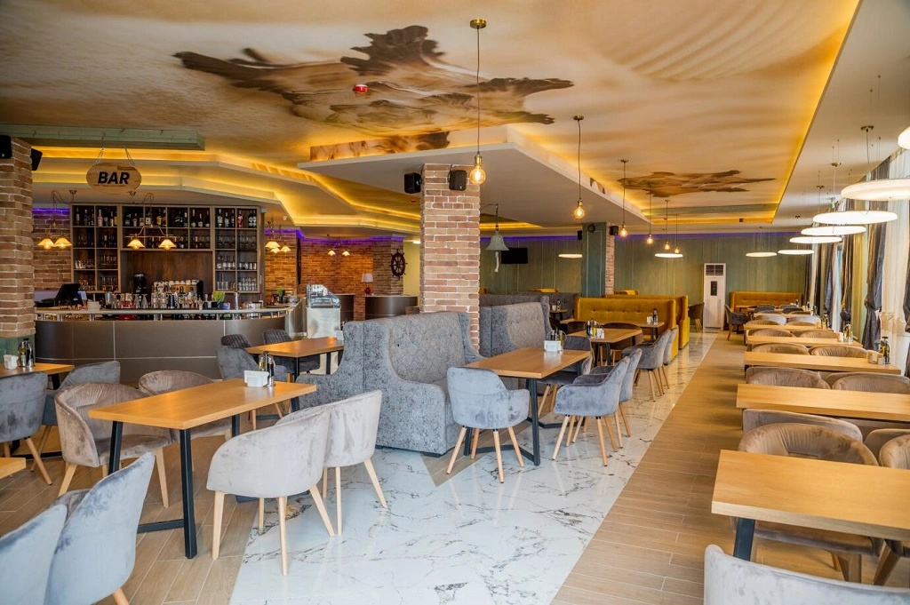 Food & Beverage