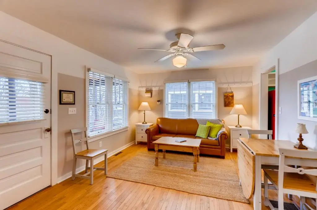 2 Bedrooms Cottage