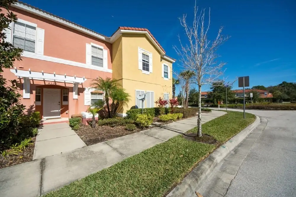 #02 Bella Vida Resort - Three Bedroom Townhouse