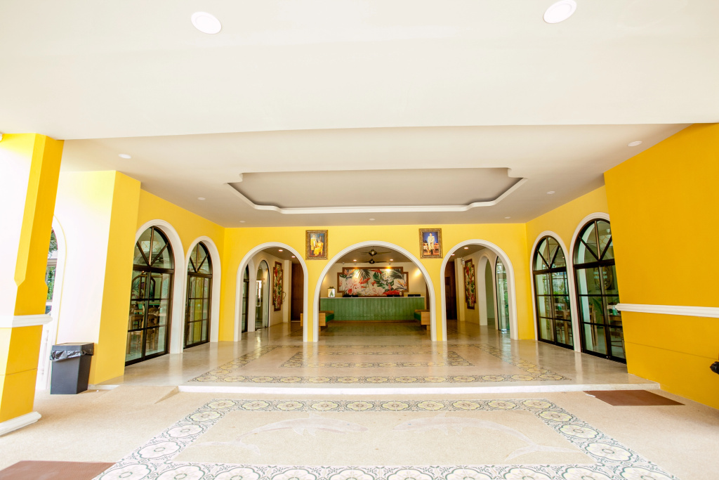 Lobby & Reception