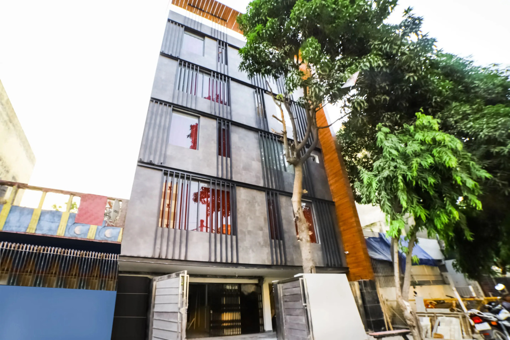 Hotel O Ashirwad home Near Pitampura
