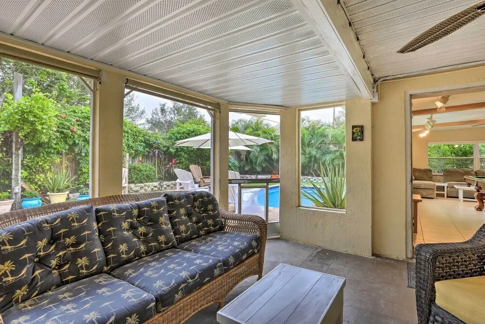 Bradenton Home w/ Beautiful Yard: 4 Mi to Downtown