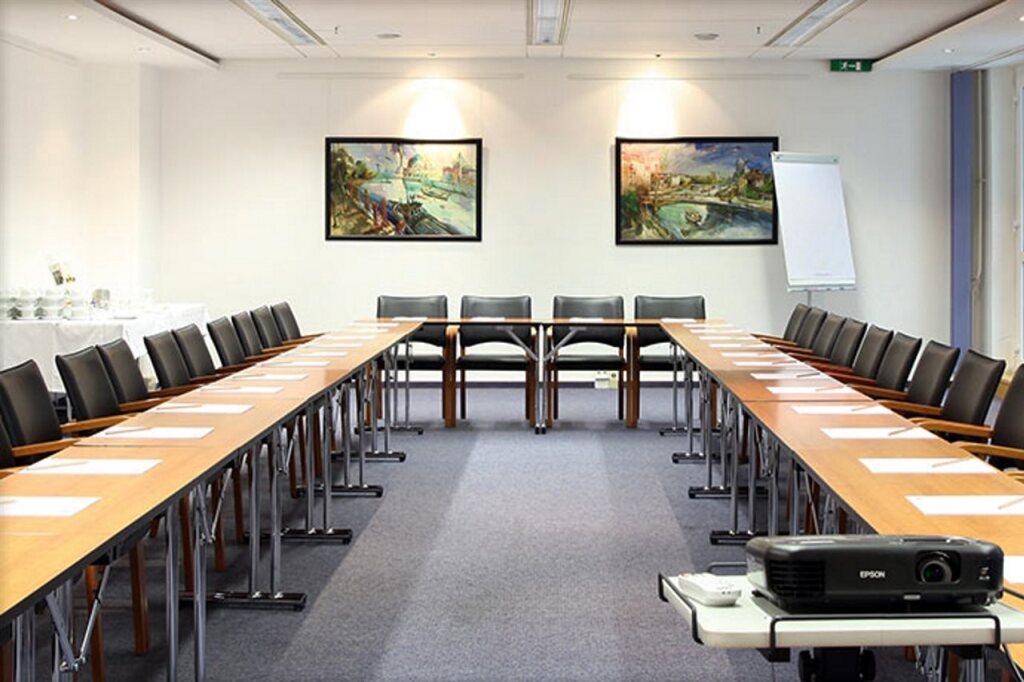 Dietrich-Bonhoeffer-Hotel picture