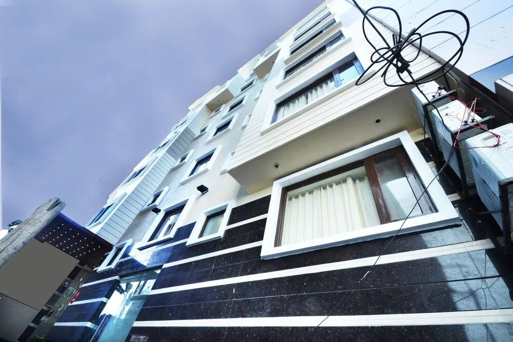 OYO Townhouse 561 Hotel Hollywood Heights