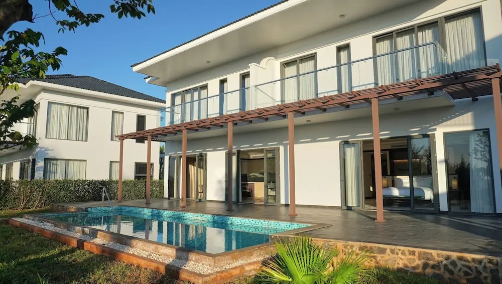 Emerald Ho Tram Resort