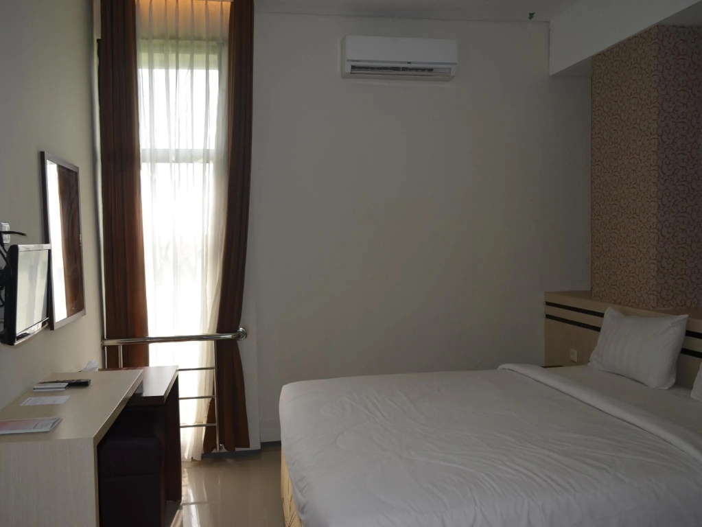 Regina Hotel Pemalang - Chambres