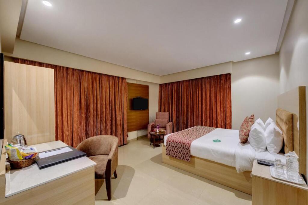 Click Hotel Caliph by null