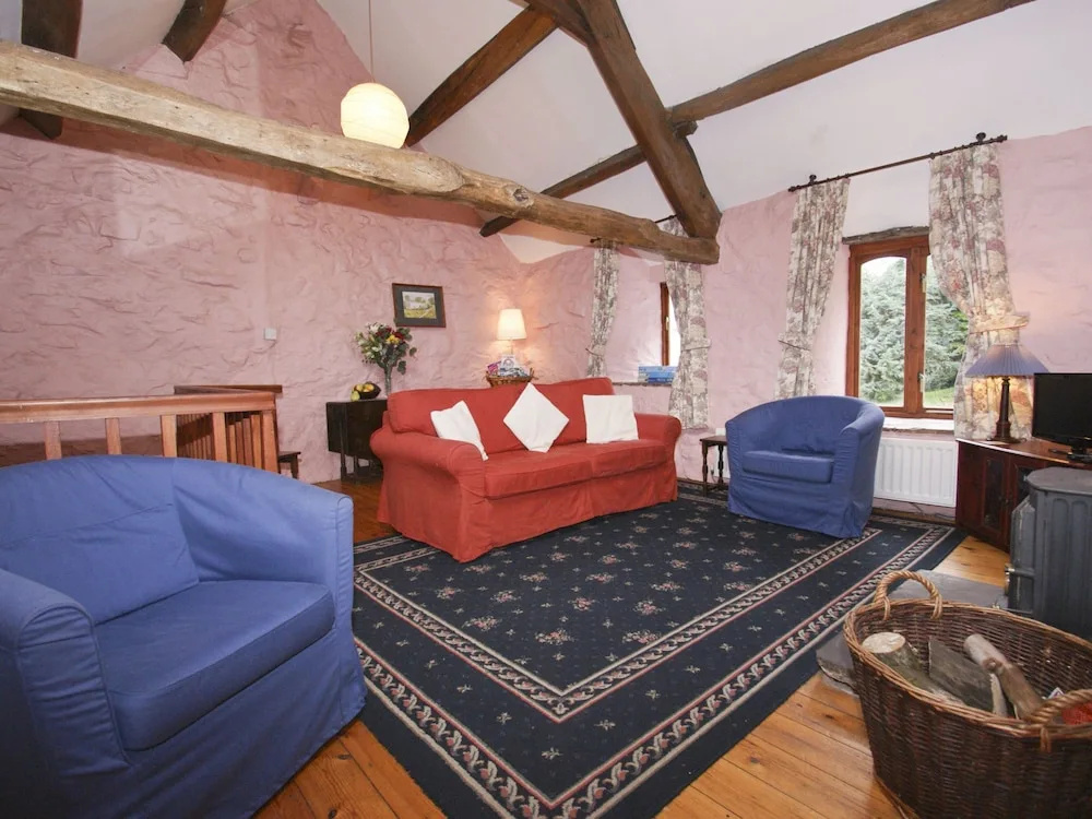 A Beautiful Traditional Country Cottage in an Idyllic Location