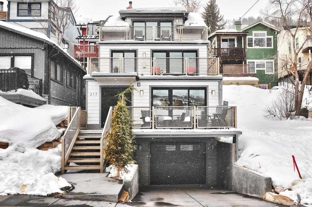 Pinetree by Avantstay Modern Park City Getaway w/ Patio & Balcony