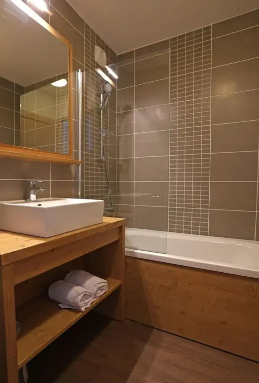 Afficher la photo 8 — Chalet in France With Spa & Heated Pool