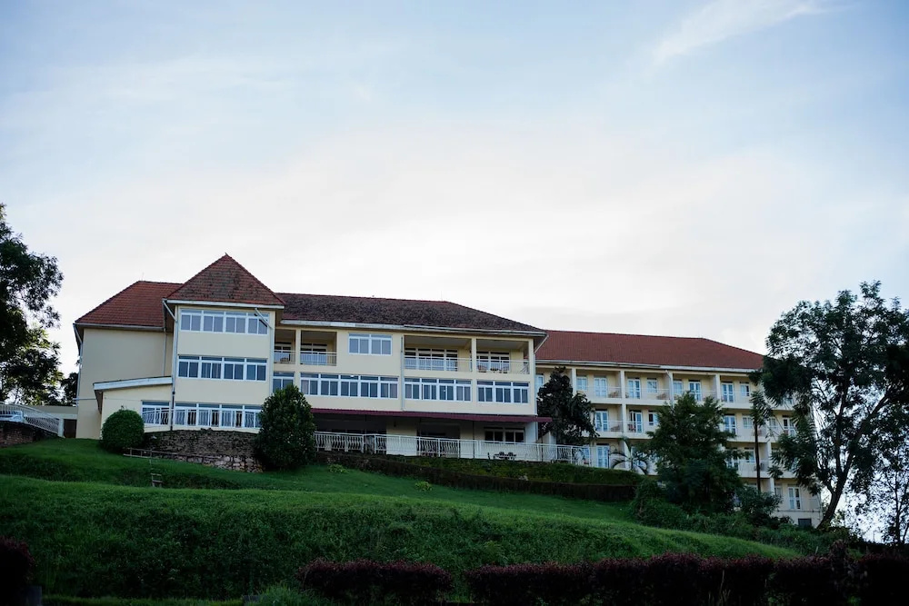 Golf Lane Hotel