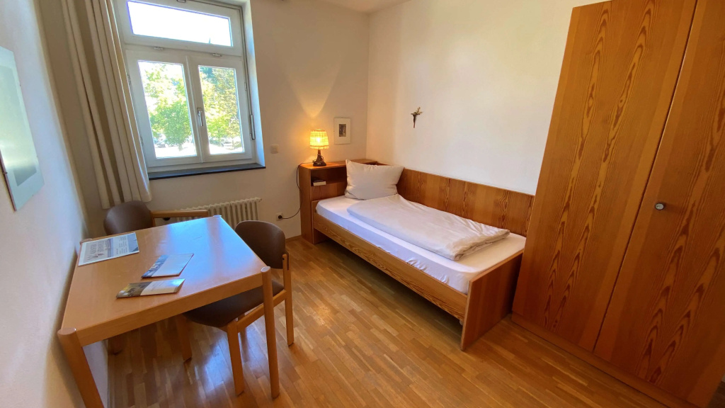 Standard Single room (single bed)