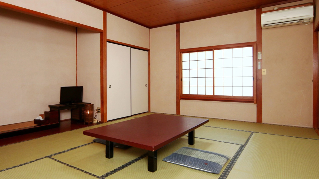 Economy room