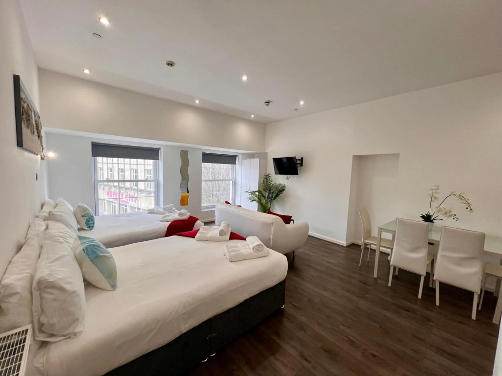 Fox House, Studio Apartments — 2