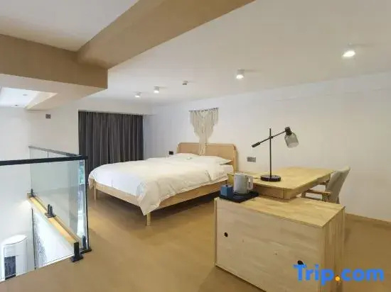 Double Suite (full double bed)