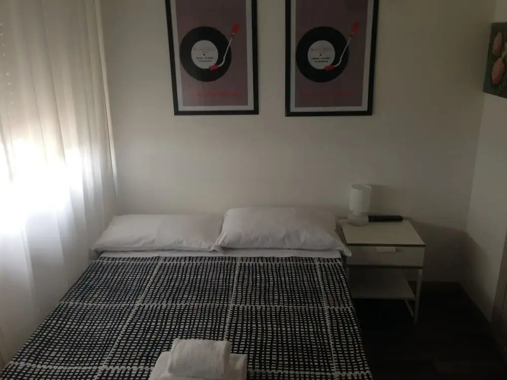 Double room (full double bed)