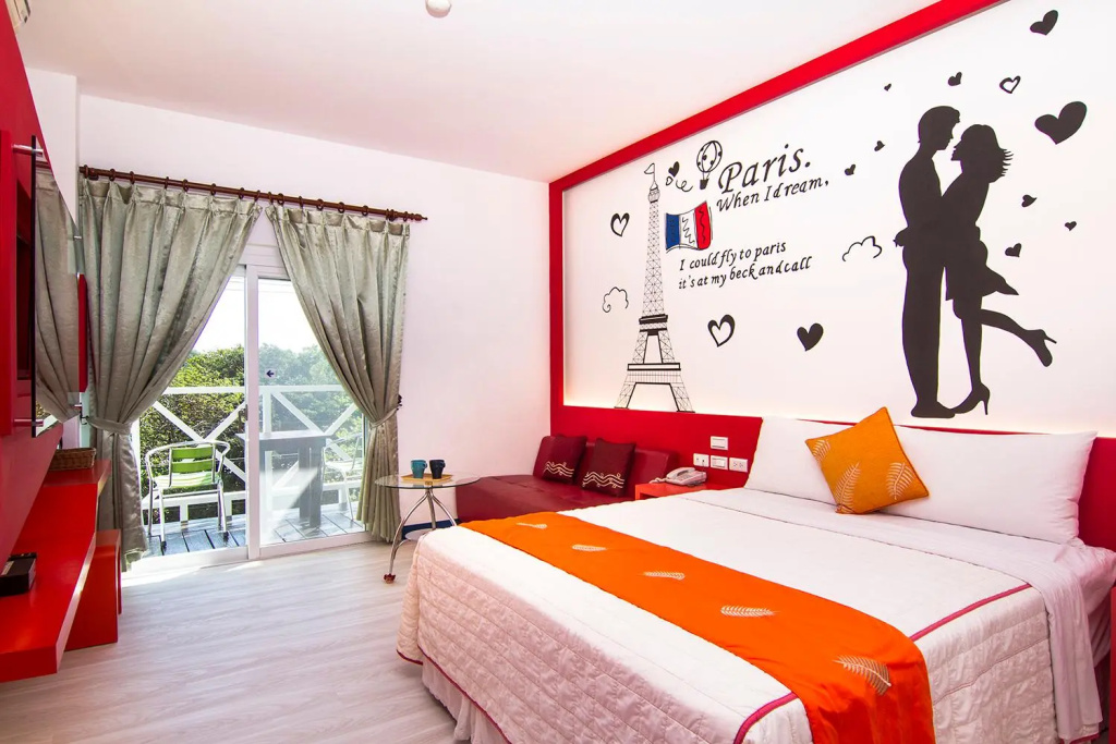 Deluxe Double room (full double bed)