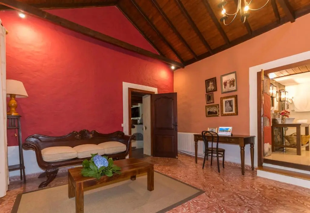2 Bedrooms Cottage