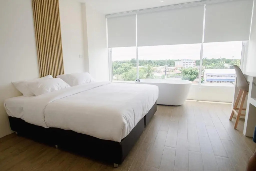 Deluxe Double room (full double bed)