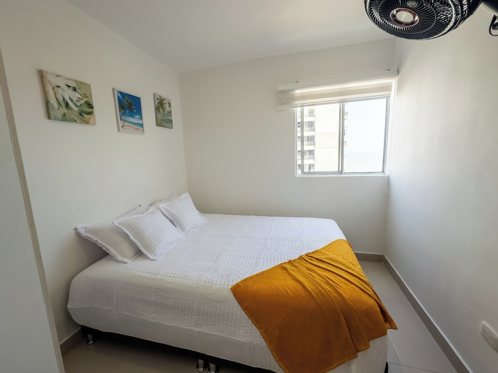 3BR Near Marbella Beach w-Ocean View