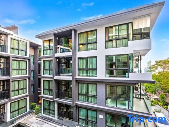 B507 - Top Floor 1 Bedroom Serviced Apartment Pool View with Bath Tub at Ao Nang