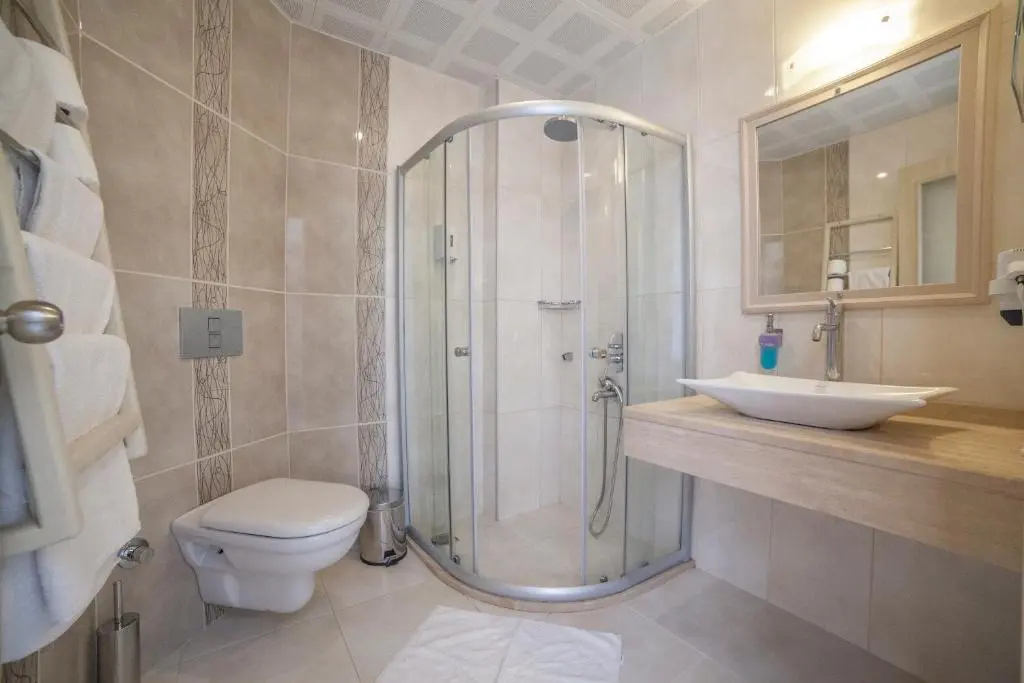 Standard Double room with partial sea view (full double bed)