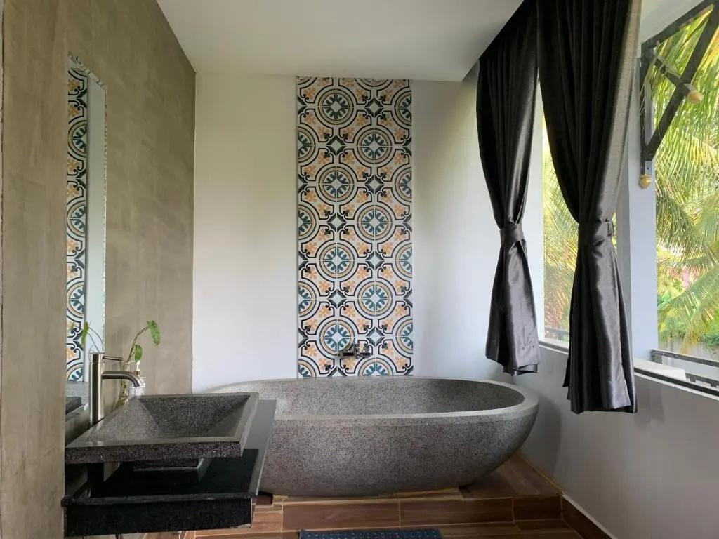 Deluxe room with balcony and with garden view
