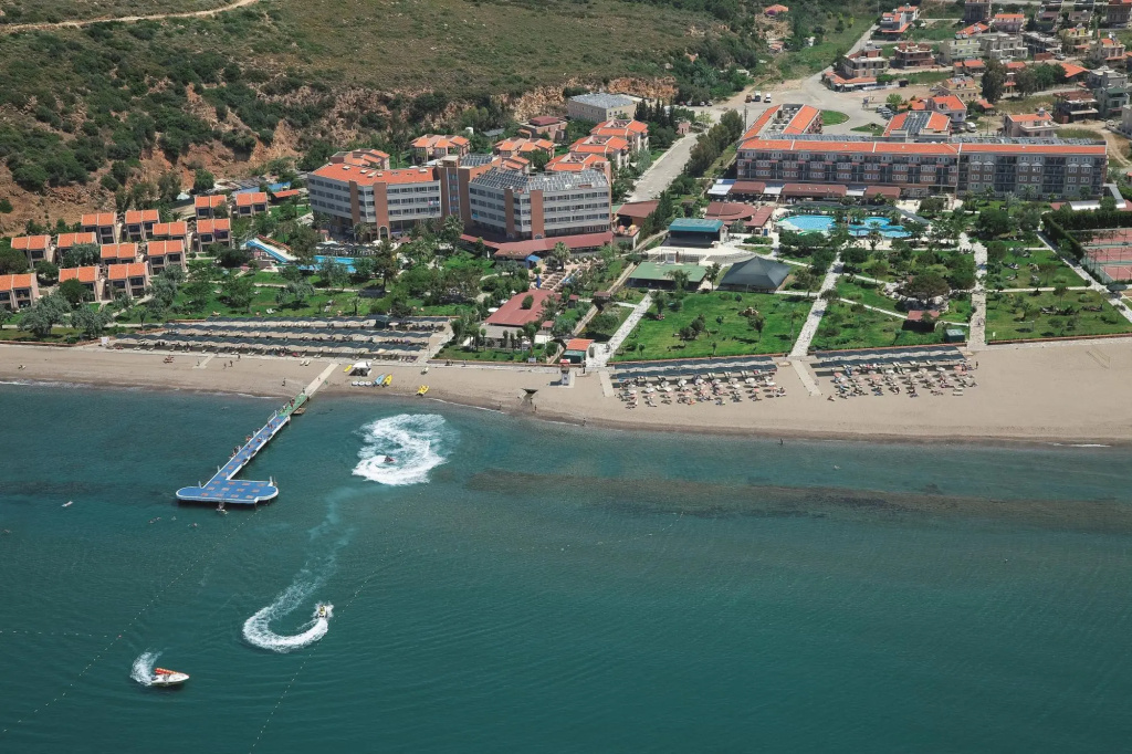 Beach & Waterfront