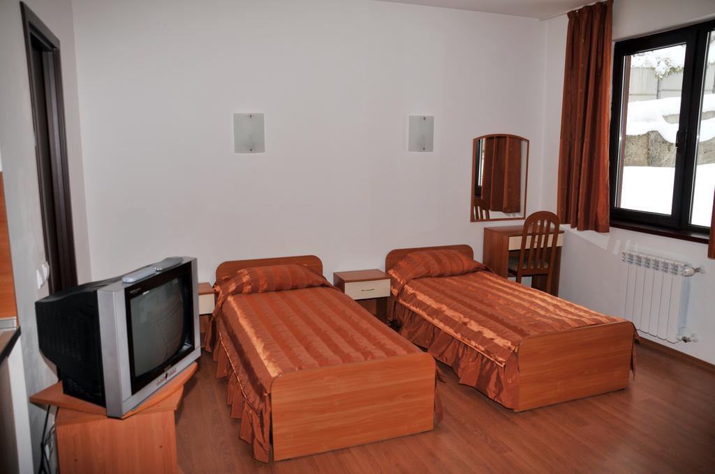 gallery_image_hidden_8