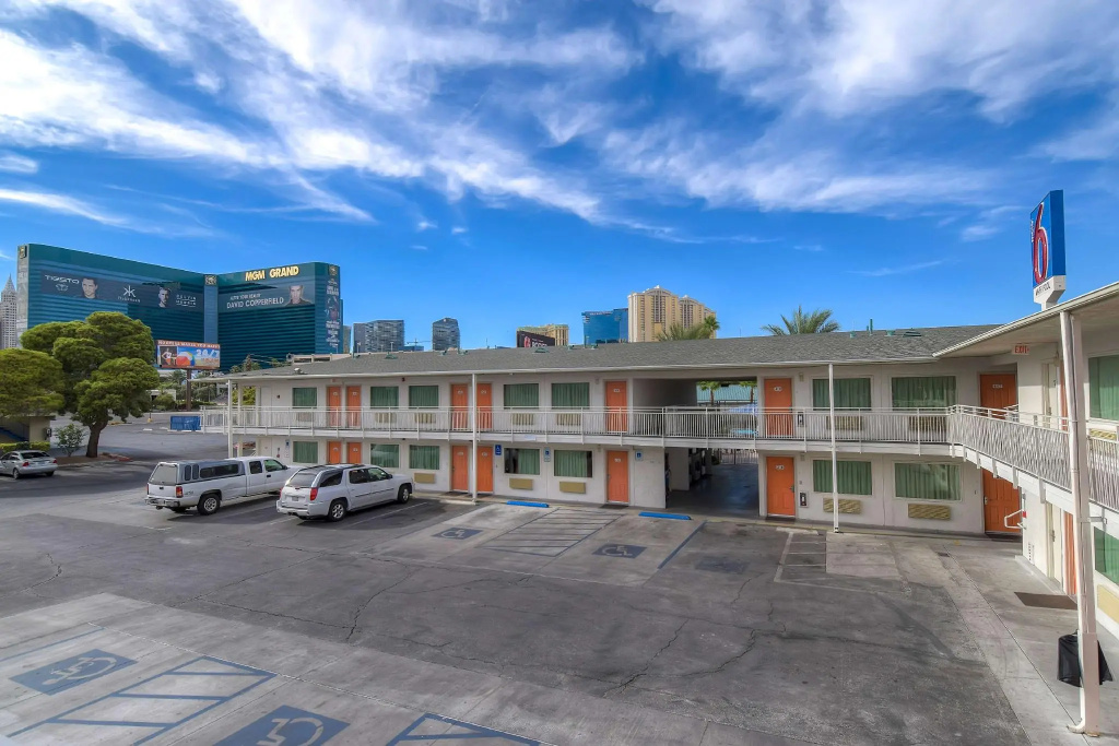 Studio 6 Suites Las Vegas, NV – Tropicana