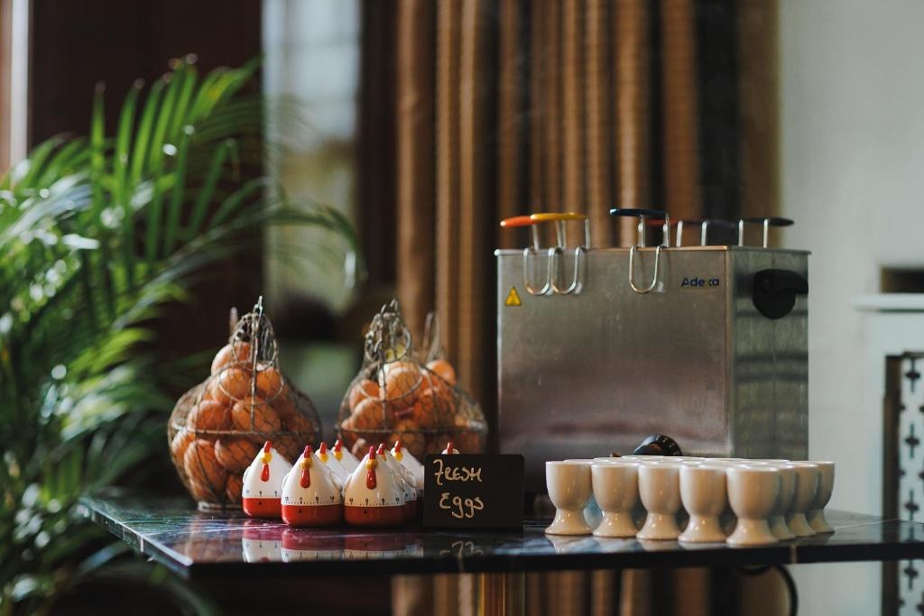 Food & Beverage