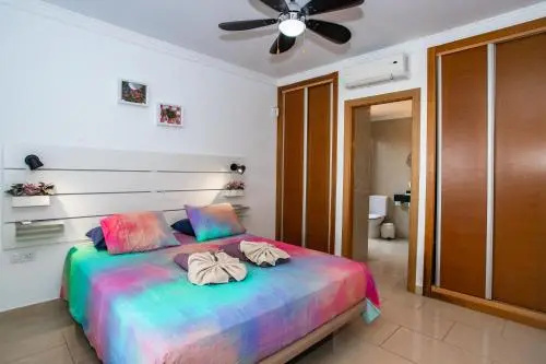 Villa 22 Sea Views, Pool,Games,Hot Tub, Office with Computer+ WIFI