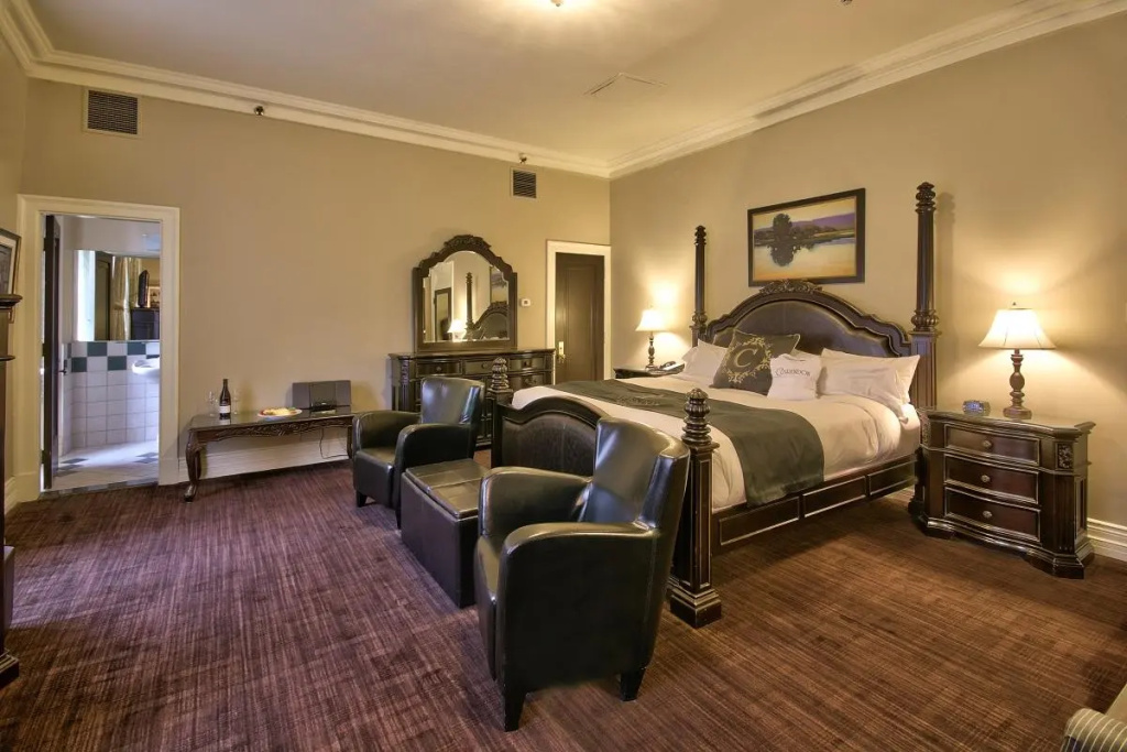 Executive Double room (full double bed)