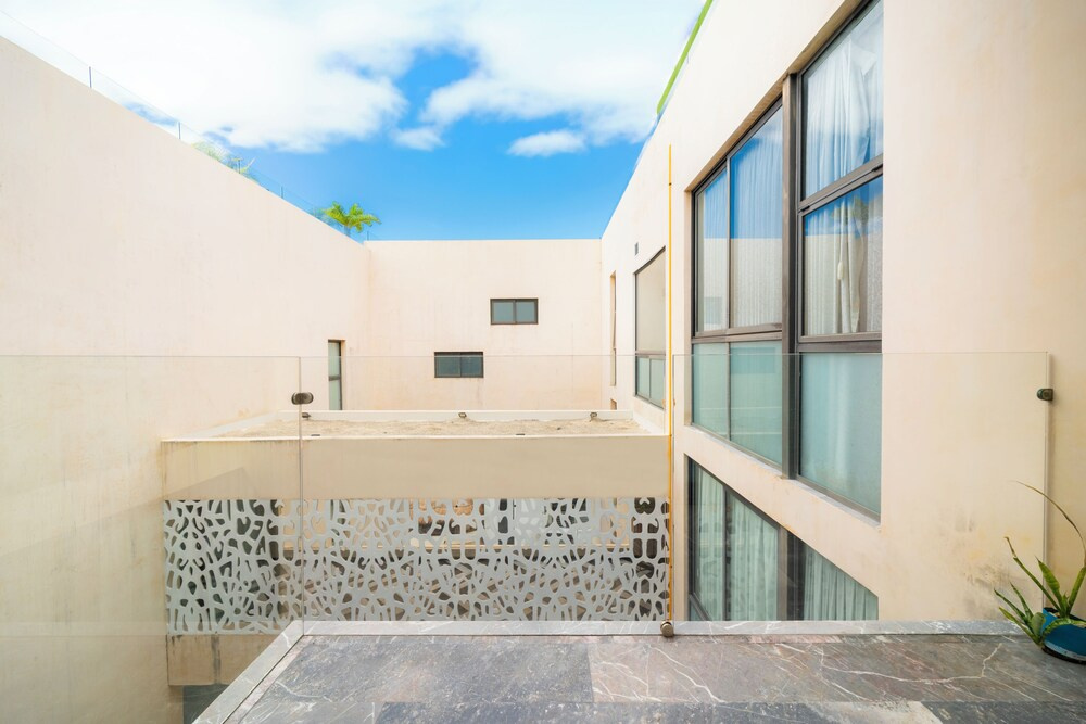 2 BR Condo - Rooftop w Ocean View Joya 3