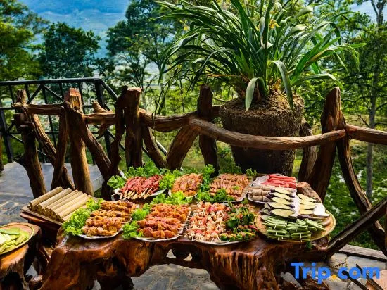 Terraced Fields Homestay Muong Hoa - Sa Pa Trekking Tour Ta Van