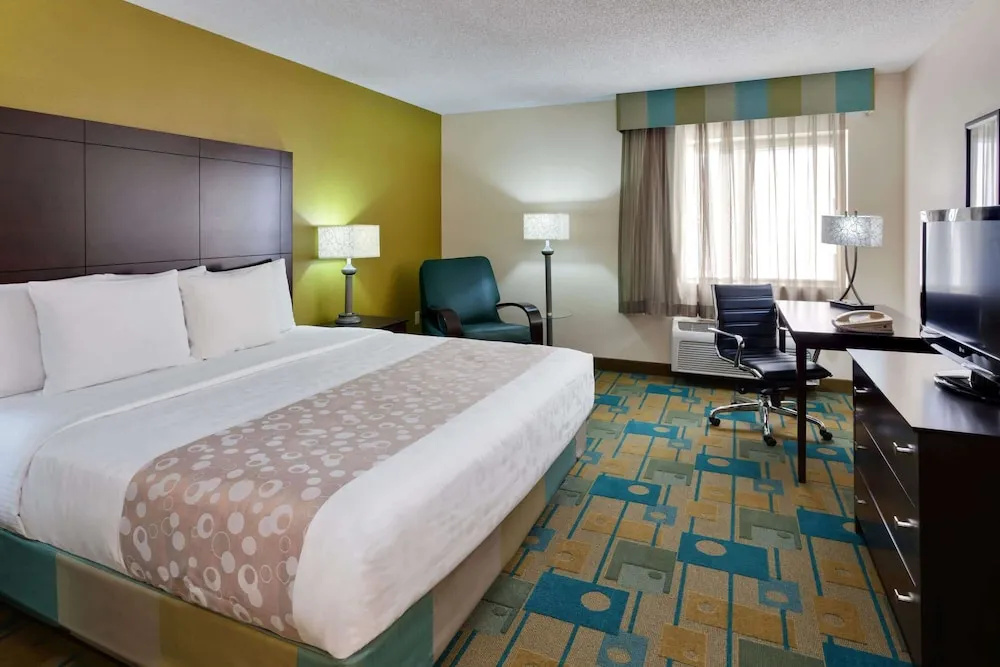 Standard Double room with view (full double bed)